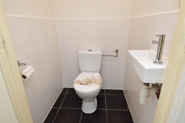 Medium property photo - Linnaeusstraat 142, 2522 GW Den Haag